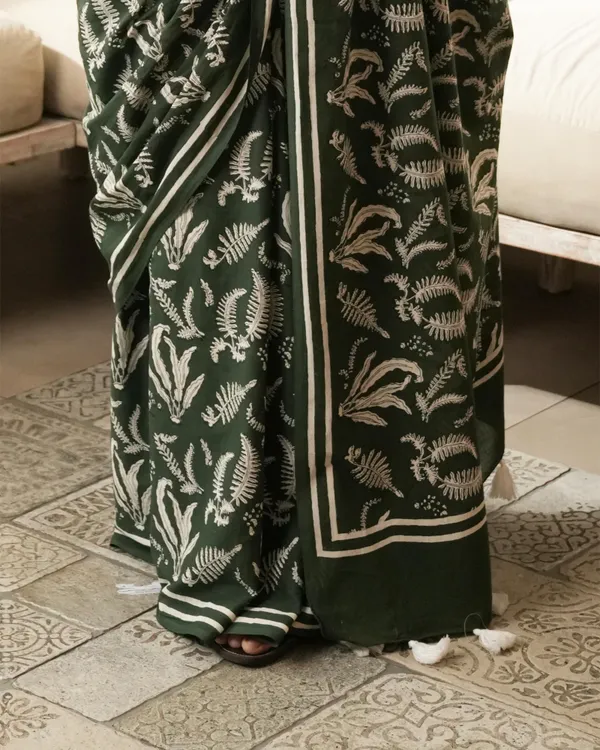 Green_Cotton_H_Block_Printed_Mul_Saree_With_Tassels_For_Women